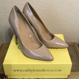 Nude Pumps